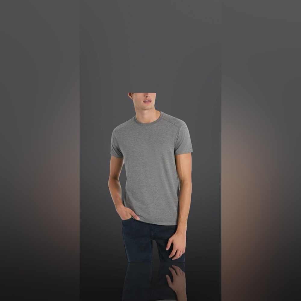 Kenneth Cole Men’s Tee Color Gray Perfect for a Casual Look